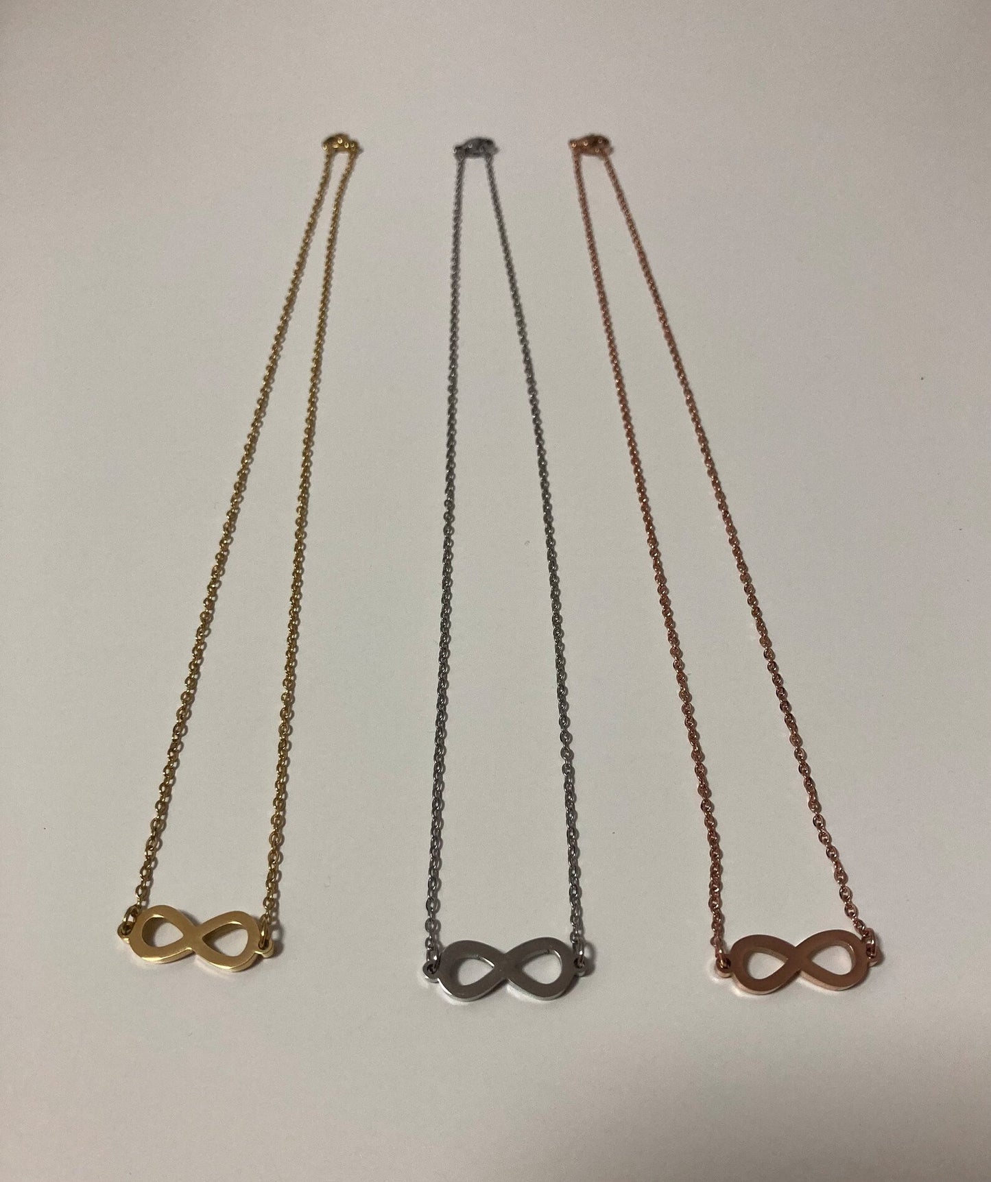 Kette mit Unendlichkeitszeichen