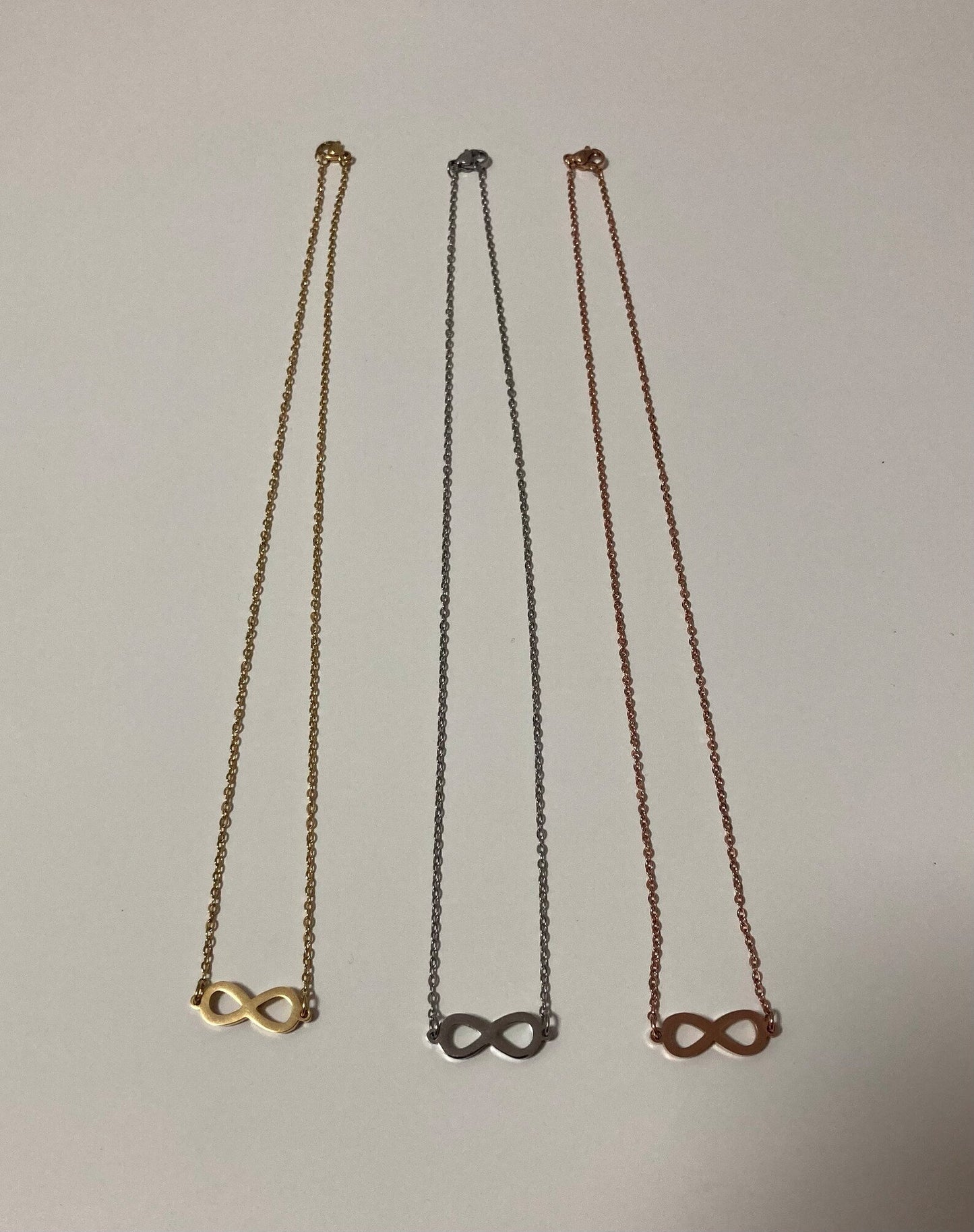 Kette mit Unendlichkeitszeichen