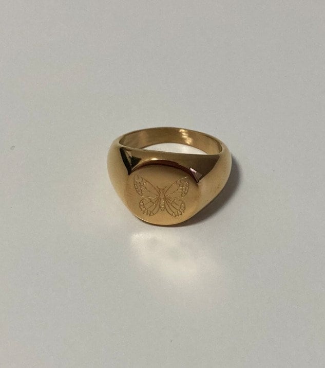 Ring mit Schmetterling